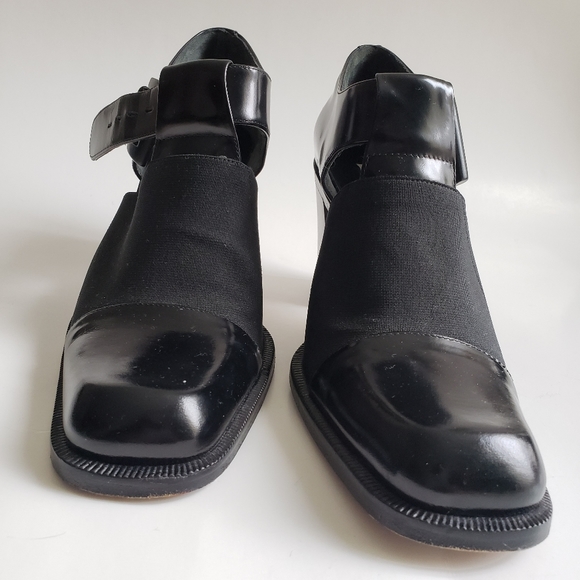 Via Spiga | T-strap Block Heels - Picture 3 of 13